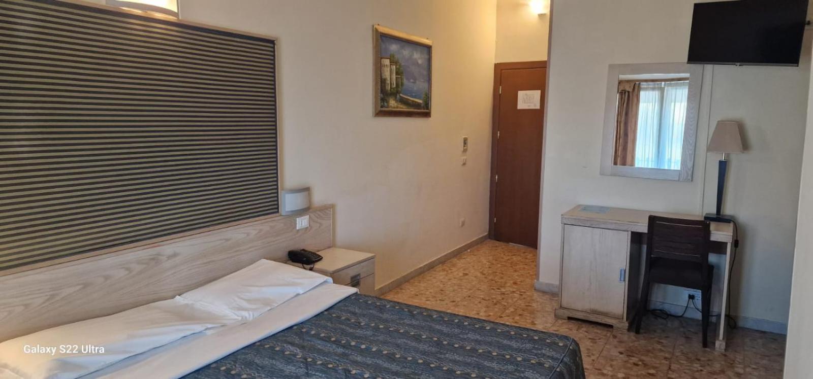 Hotel Chopin Fiumicino Buitenkant foto