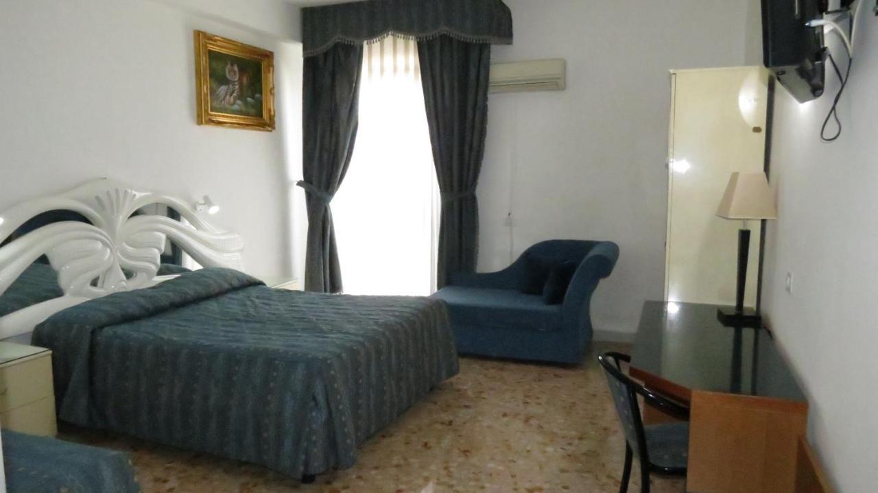 Hotel Chopin Fiumicino Buitenkant foto