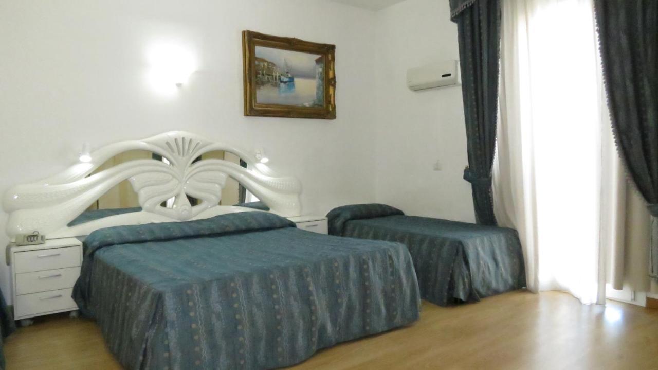 Hotel Chopin Fiumicino Buitenkant foto