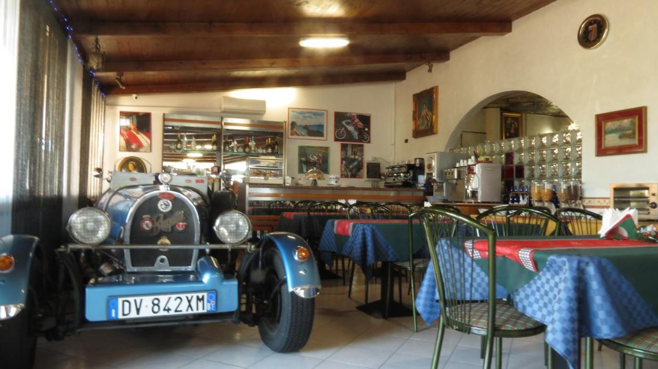 Hotel Chopin Fiumicino Buitenkant foto