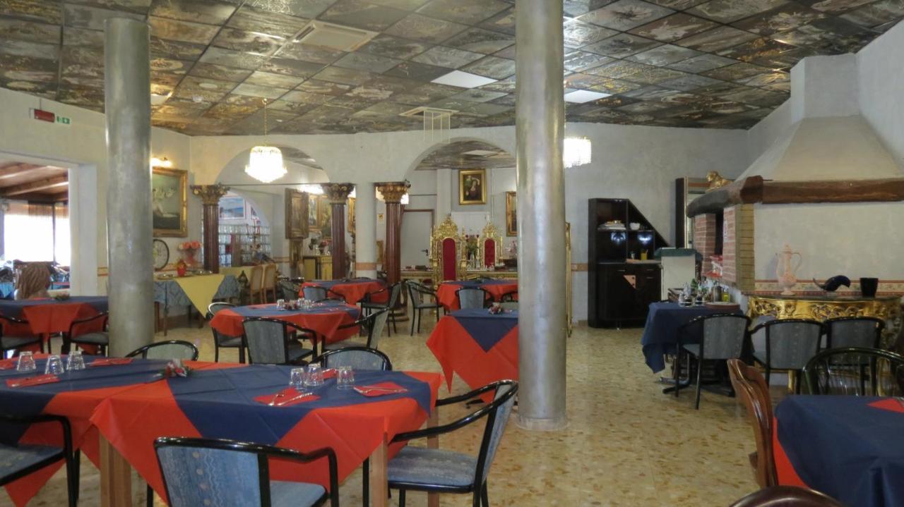 Hotel Chopin Fiumicino Buitenkant foto
