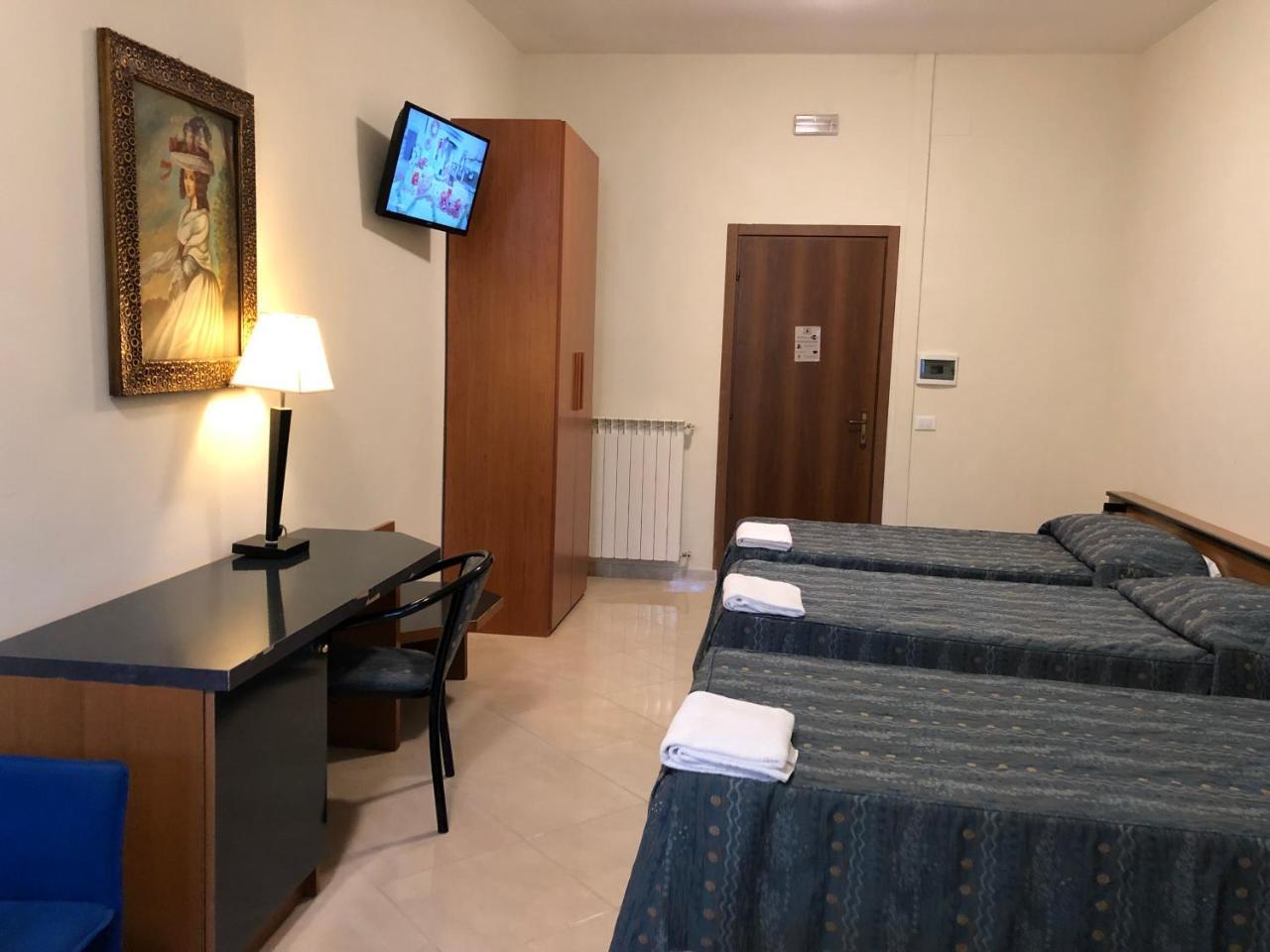 Hotel Chopin Fiumicino Buitenkant foto