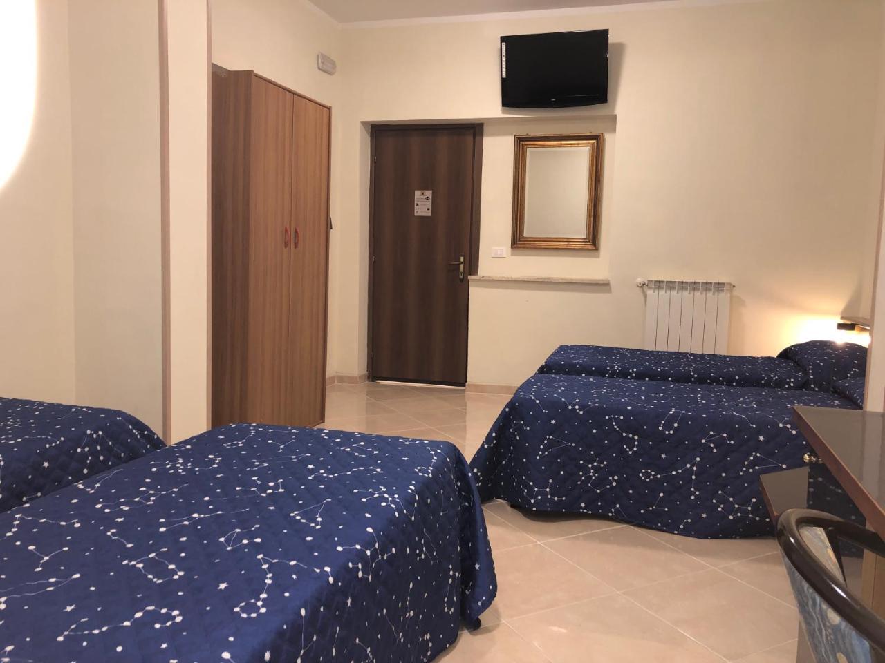 Hotel Chopin Fiumicino Buitenkant foto