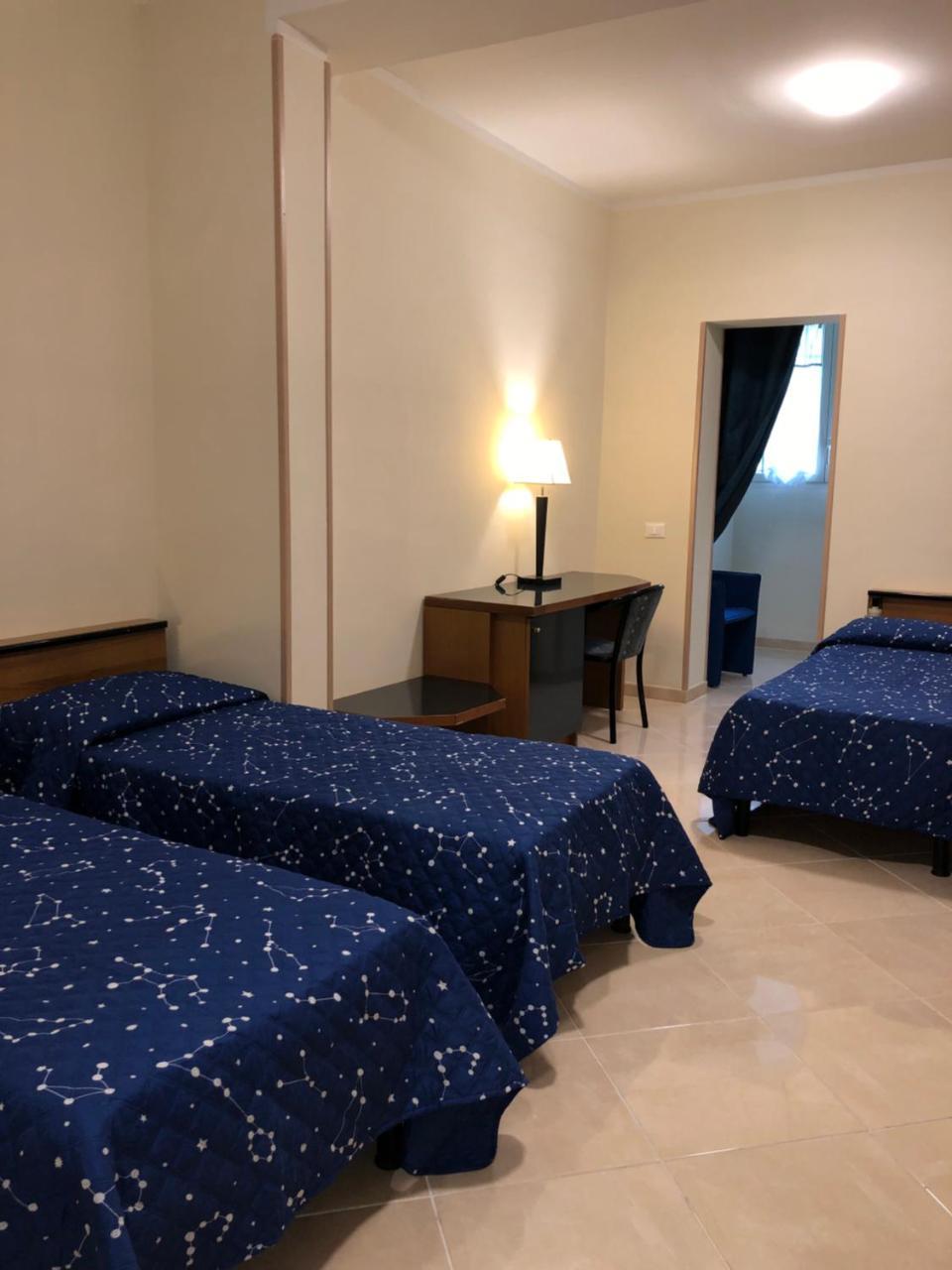 Hotel Chopin Fiumicino Buitenkant foto
