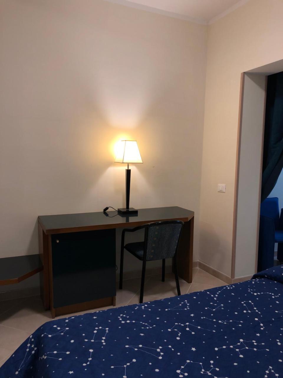Hotel Chopin Fiumicino Buitenkant foto