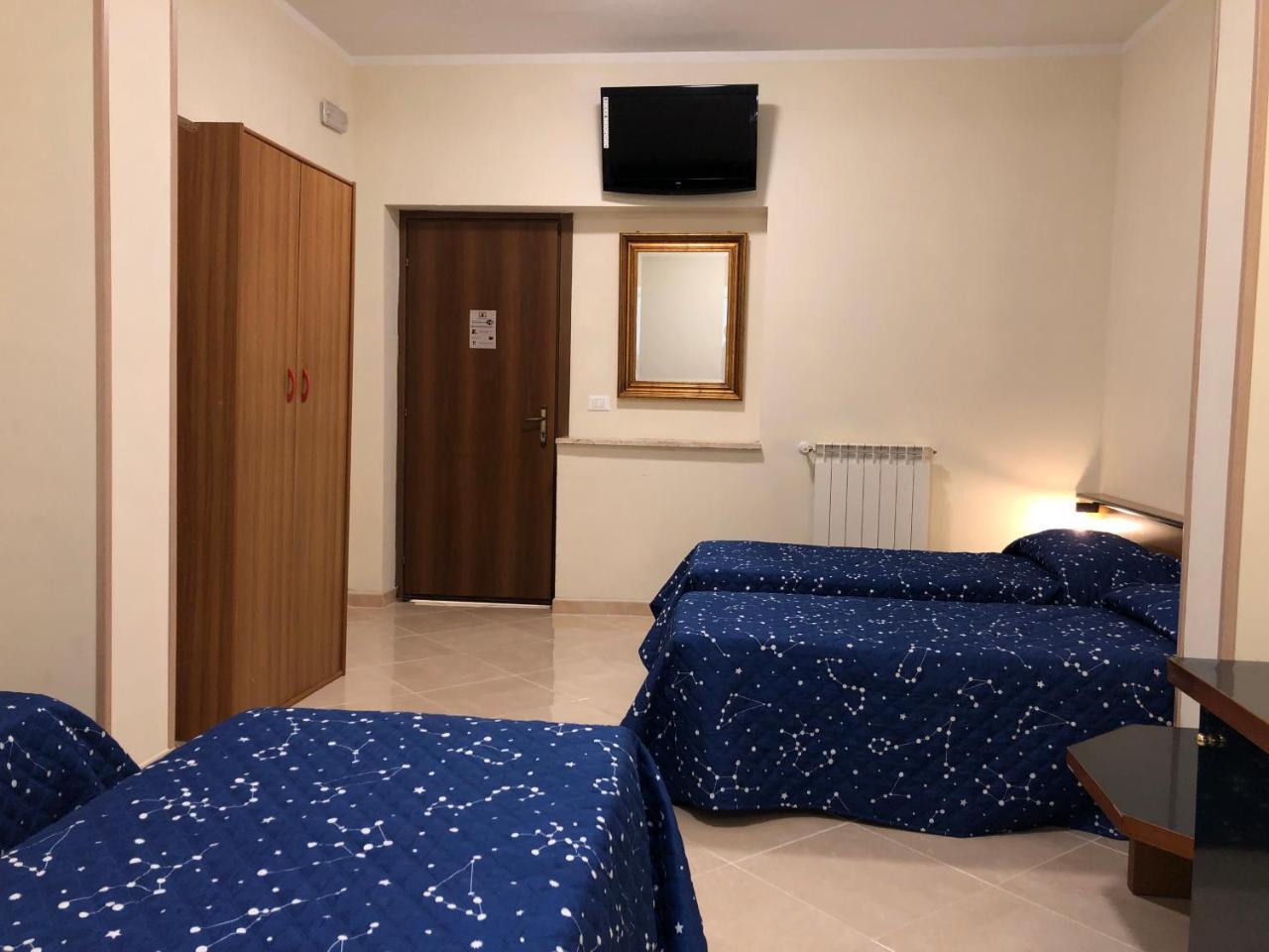 Hotel Chopin Fiumicino Buitenkant foto