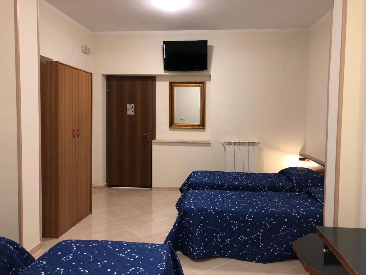 Hotel Chopin Fiumicino Buitenkant foto