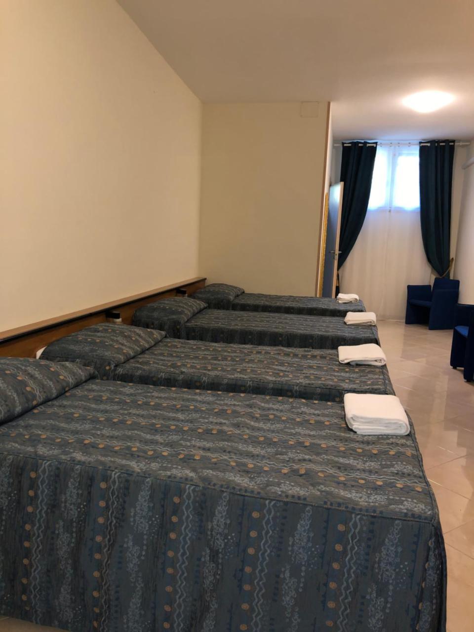 Hotel Chopin Fiumicino Buitenkant foto