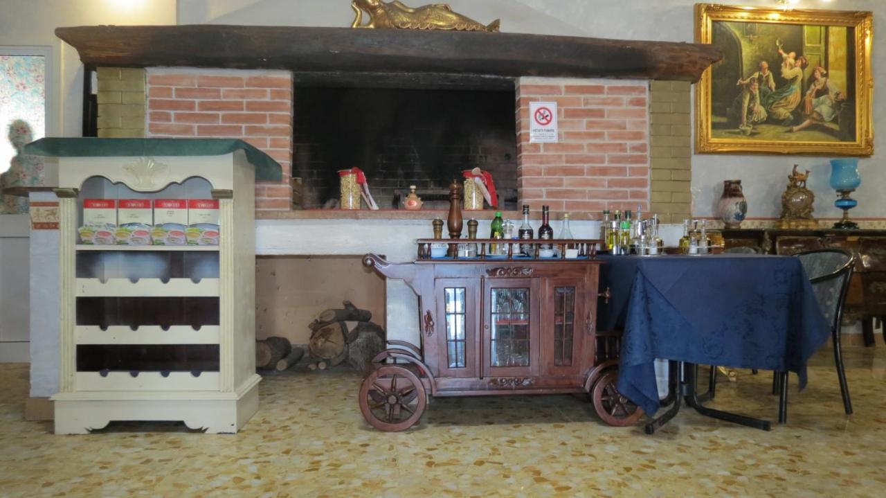 Hotel Chopin Fiumicino Buitenkant foto