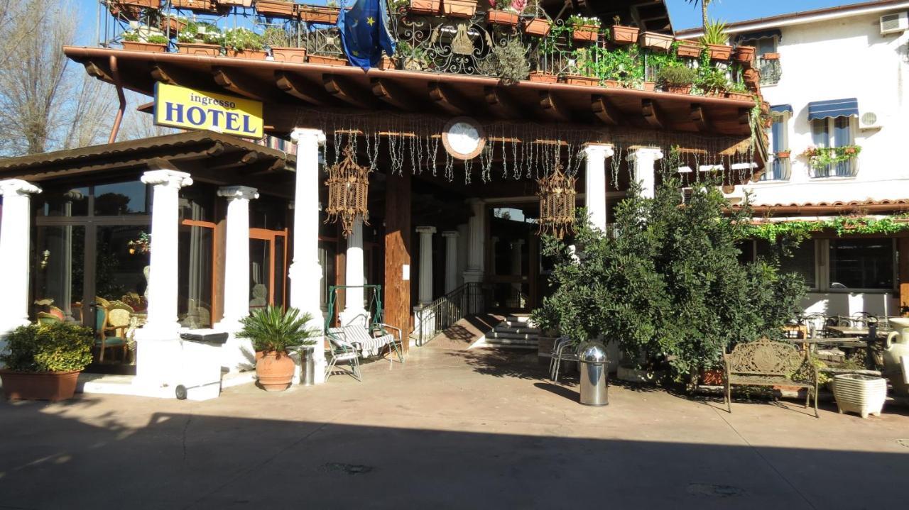 Hotel Chopin Fiumicino Buitenkant foto