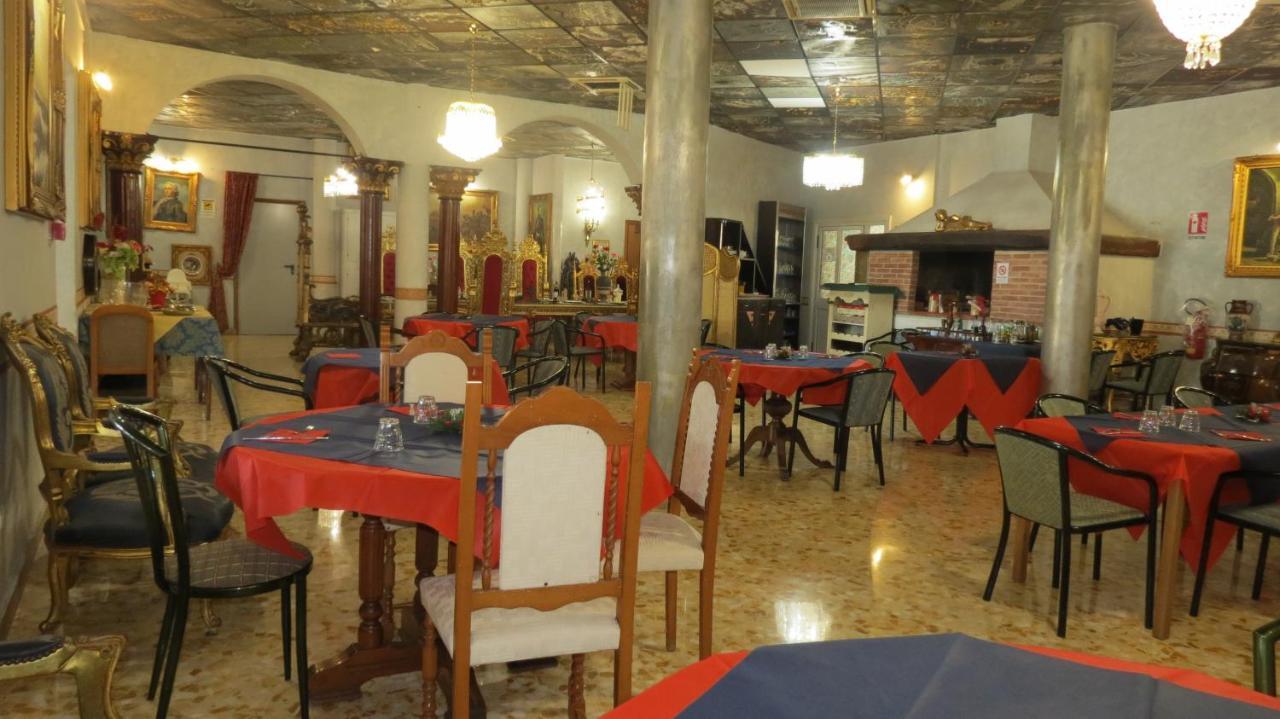 Hotel Chopin Fiumicino Buitenkant foto