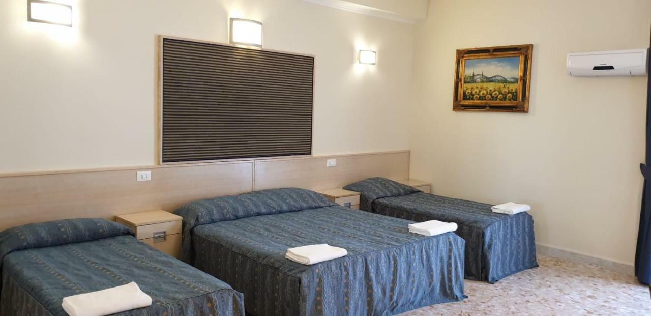 Hotel Chopin Fiumicino Buitenkant foto